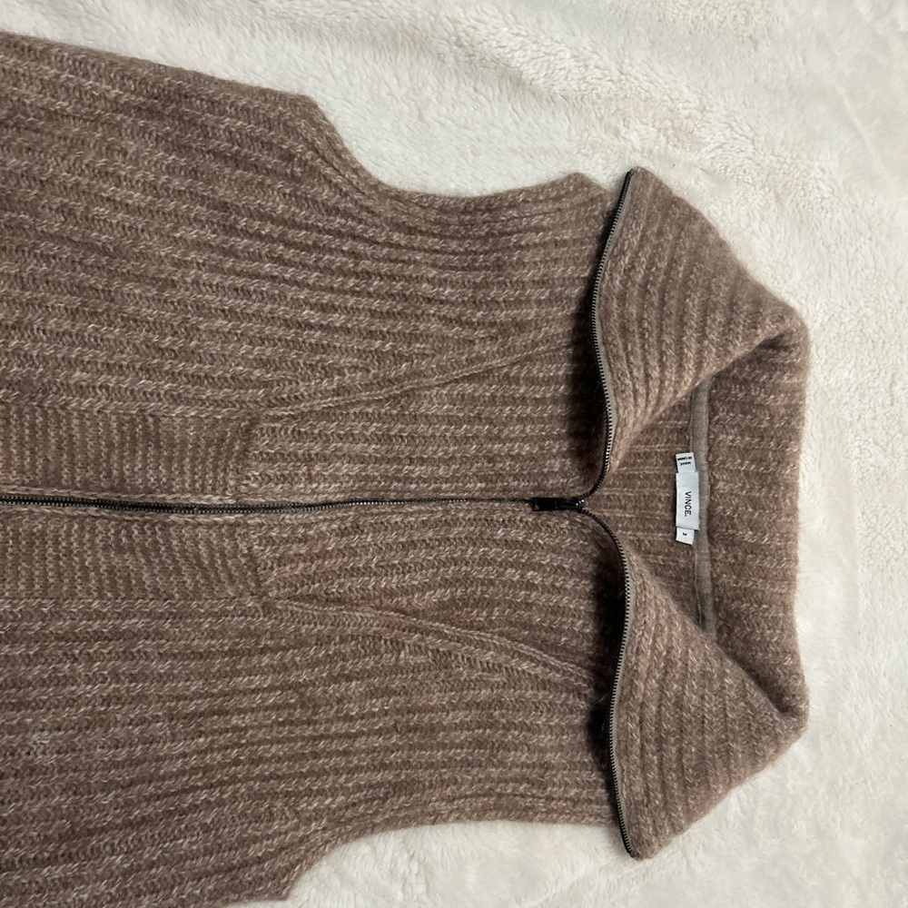 Vince Taupe Ribbed Knit Sweater alpaca material